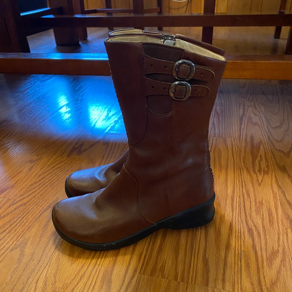 3/$25 🌺 Keen brown mud calf boots sz 6
